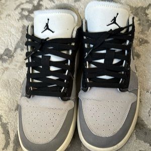 Men’s Nike low dunks